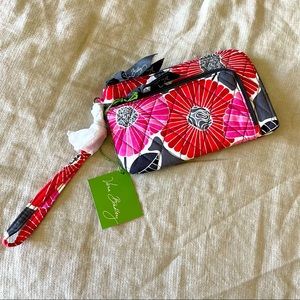 BNWT Vera Bradley zip zip wristlet cheery blossoms pattern travel